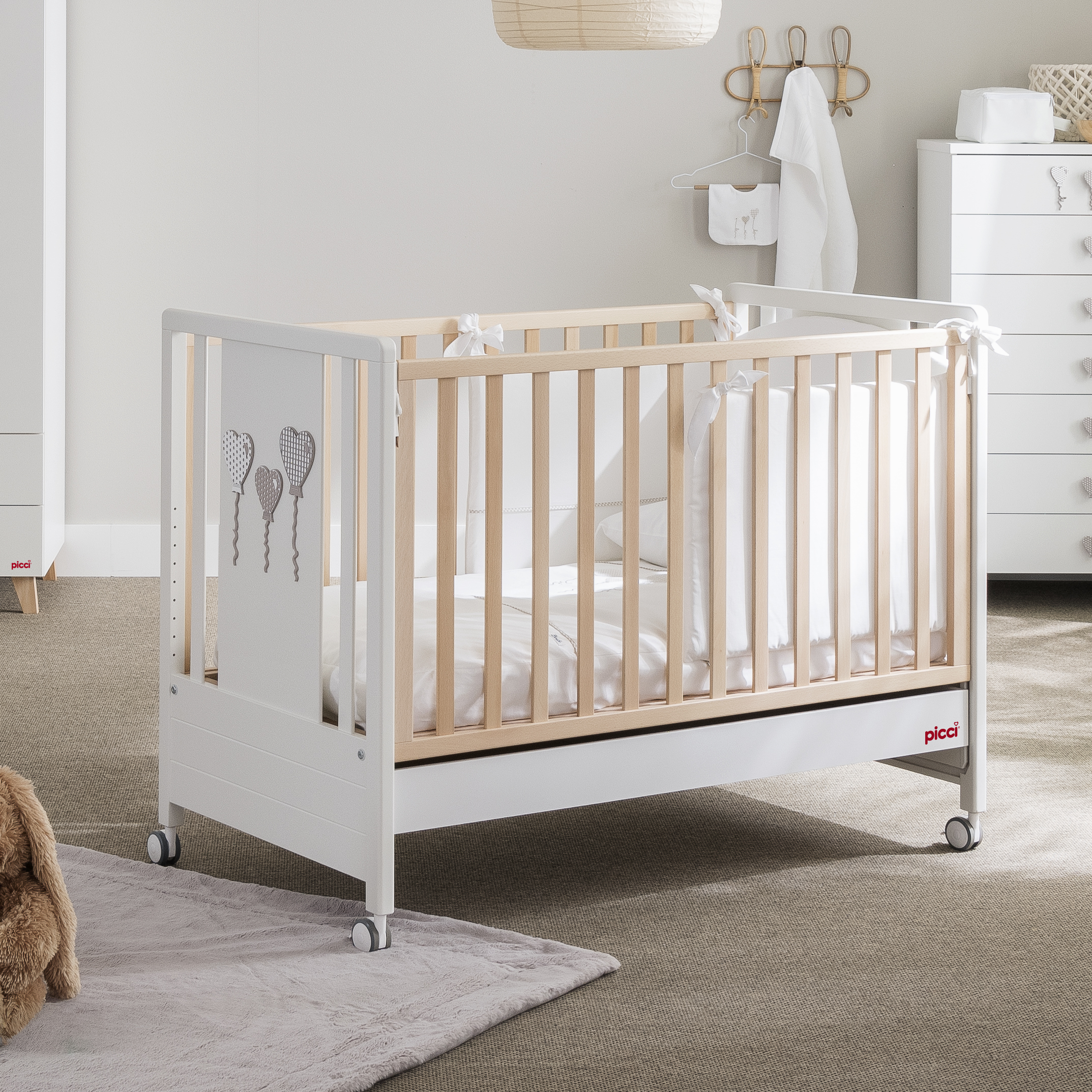 Lettino SOFT - Bianco con sponde in faggio decoro tortora